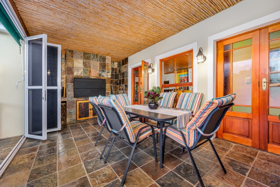 4 Bedroom Property for Sale in Bergsig Western Cape